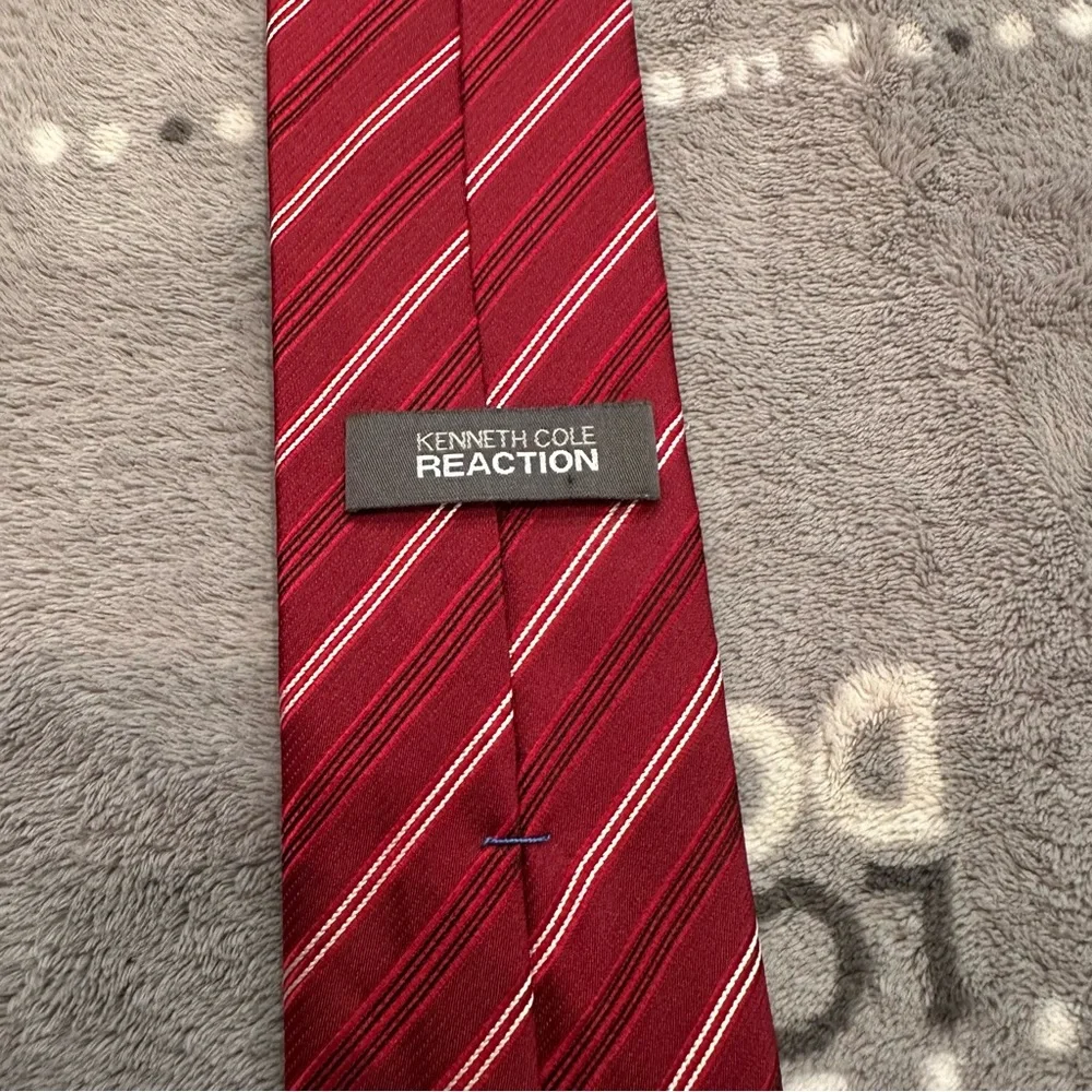 Kenneth Cole 100% Silk Striped Tie